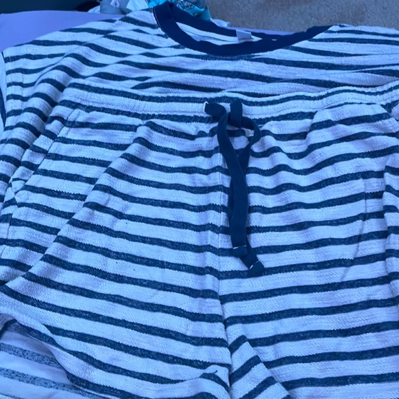 Old navy pj set - Picture 1 of 5